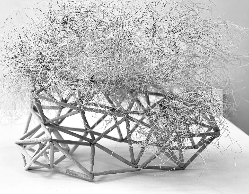 ‹Duo 1›, ca 20x30x20 cm, threadknotting and shaping/upholstered textile form.
